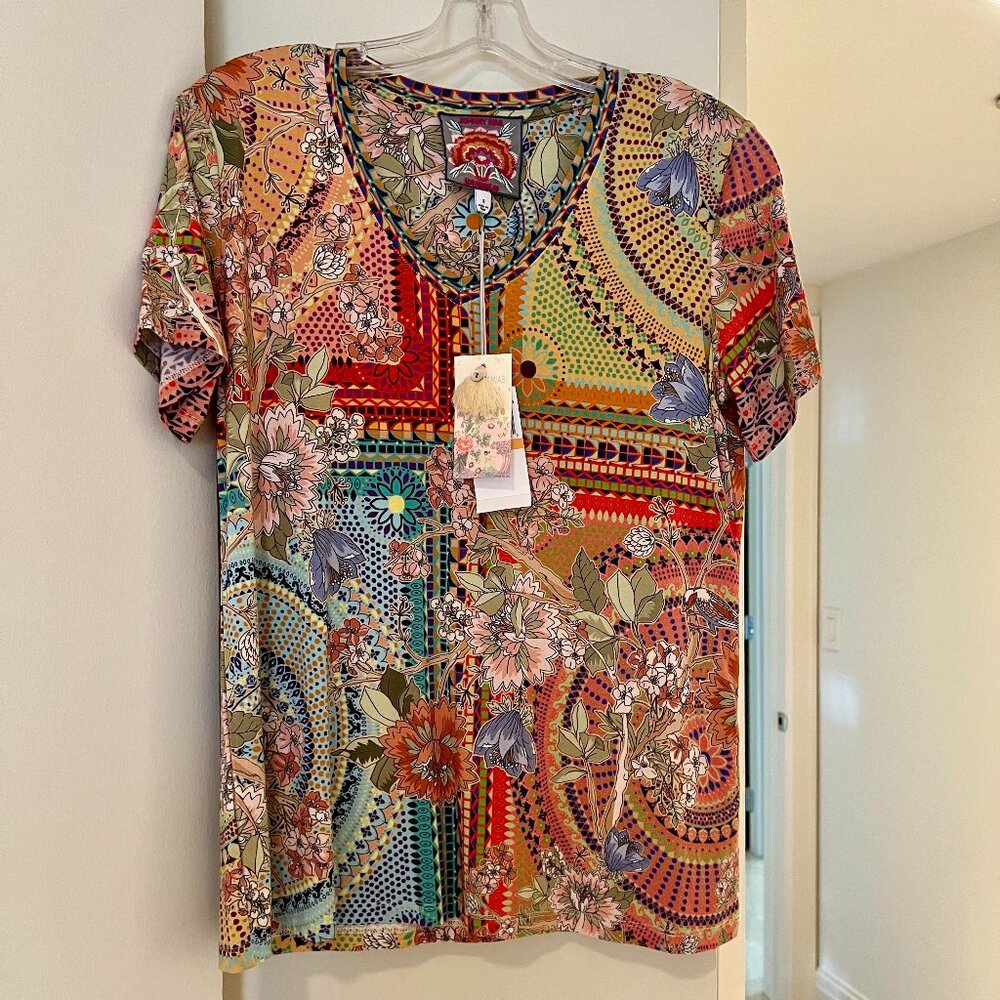 JOHNNY WAS Janie Favorite Mosaic V-Neck Tee - size S